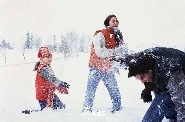打雪(xuě)仗.jpg